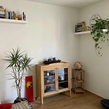 Easy-house *
